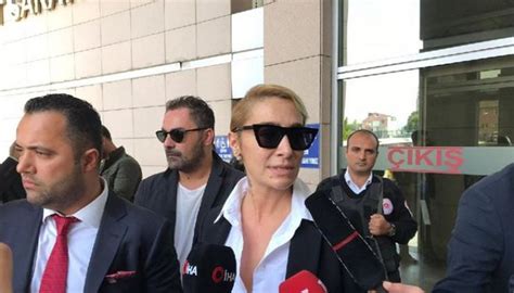 A­h­m­e­t­ ­K­u­r­a­l­ ­S­ı­l­a­­y­ı­ ­d­ö­v­d­ü­:­ ­M­a­h­k­e­m­e­d­e­n­ ­S­ı­l­a­­y­a­ ­k­o­r­u­m­a­ ­k­a­r­a­r­ı­